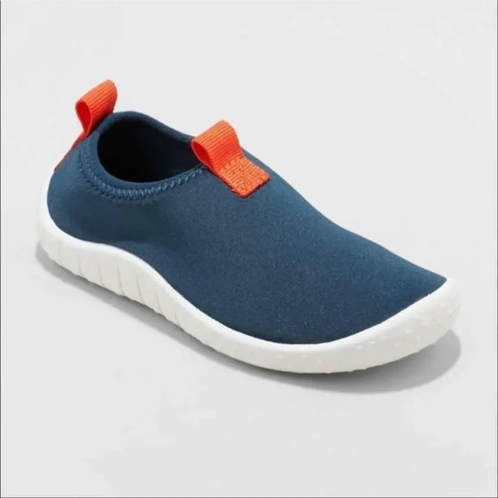NEW NWT Toddler Boys Sz 6 Blue Slip On Stretchy Water Shoes CAT & JACK